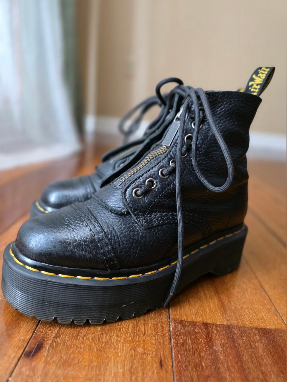 Dr. Martens Sinclair Women's 6 Black Leather Platform Boots Removable Zip